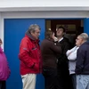 Người dân tham gia cuộc trưng cầu dân ý tại Falklands/Malvinas năm 2013. (Ảnh: AFP/TTXVN)