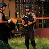 Cảnh sát gác tại hiện trường vụ nổ ở thủ đô Jakarka của Indonesia. (Nguồn: AFP/TTXVN)