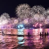 Pháo hoa mừng năm mới ở bãi biển Copacabana, thành phố Rio de Janeiro, Brazil ngày 1/1/2015. (Nguồn: AFP/TTXVN)
