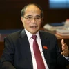 Chủ tịch Quốc hội Nguyễn Sinh Hùng trả lời phỏng vấn phóng viên Thông tấn xã Việt Nam. (Ảnh: Nhan Sáng/Vietnam+)