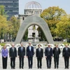 Các nhà lãnh đạo chụp ảnh chung tại Công viên Hòa bình ở Hiroshima ngày 11/4. (Nguồn: Kyodo/TTXVN)
