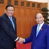 Thủ tướng Nguyễn Xuân Phúc tiếp Bộ trưởng Ngoại giao Philippines Jose Almendras đang thăm Việt Nam. (Ảnh: Thống Nhất/TTXVN)