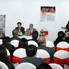 Lễ tưởng niệm ngày mất của cố Tổng thống Hugo Chavez do Đại sứ quán Venezuela tổ chức năm 2015 tại Hà Nội. (Ảnh: Nguyễn Dân/TTXVN)