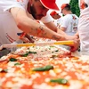 Chiếc bánh pizza Neapolitan dài nhất thế giới. (Nguồn: guinnessworldrecords.com)