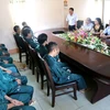 Đoàn giám sát kiểm tra công tác chuẩn bị bầu cử tại Trại tạm giam công an tỉnh Phú Thọ ngày 19/5. (Ảnh: Trung Kiên/TTXVN)