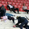 Cảnh sát Pháp tham gia diễn tập chống khủng bố tại sân vận động ở Valence, miền đông nam Pháp ngày 21/4. (Nguồn: AFP/TTXVN)