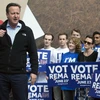 Thủ tướng Anh David Cameron trong cuộc vận động cử tri Anh ở lại EU tại Witney, Oxfordshire ngày 14/5. (Nguồn: EPA/TTXVN)