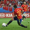 Tiền đạo Tây Ban Nha Nolito ghi bàn thắng nhân đôi cách biệt trước Thổ Nhĩ Kỳ trong trận đấu ở bảng D vòng chung kết giải bóng đá Euro 2016 diễn ra tại thành phố Nice, Pháp, ngày 17/6. (Nguồn: AFP/TTXVN)