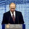 Tổng thống Nga Vladimir Putin phát biểu tại Diễn đàn kinh tế quốc tế Saint-Peterburg. (Ảnh: Quang Vinh/Vietnam+)