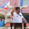 Tổng thống Philippines mới đắc cử Rodrigo Duterte phát biểu trong chuyến thăm thành phố Davao trên đảo Mindanao, miền nam Philippines ngày 27/6. (Nguồn: AFP/TTXVN)
