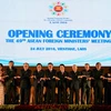 Phó Thủ tướng, Bộ trưởng Ngoại giao Việt Nam Phạm Bình Minh (thứ 5, trái) chụp ảnh chung với các Bộ trưởng ASEAN tại hội nghị. (Nguồn: THX/TTXVN)