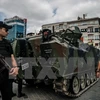 Cảnh sát chống bạo động gác tại quảng trường Taksim ở Istanbul ngày 17/7. (Nguồn: AFP/TTXVN)