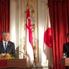 Thủ tướng Singapore Lý Hiển Long và Thủ tướng Nhật Bản Shinzo Abe tại cuộc họp báo ngày 28/9. (Nguồn: straitstimes.com)