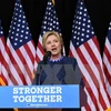Ứng viên tranh cử Tổng thống Mỹ của đảng Dân chủ Hillary Clinton trong cuộc họp báo về việc FBI mở lại cuộc điều tra về vụ bê bối thư điện tử, tại Des Moines, bang Iowa, ngày 28/10. (Nguồn: AFP/TTXVN)