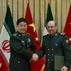 Bộ trưởng Quốc phòng Iran Hossein Dehqan (phải) có cuộc hội đàm với người đồng cấp Trung Quốc Thường Vạn Toàn đang ở thăm Iran. (Nguồn: EPA/TTXVN)