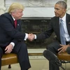 Tổng thống Barack Obama (phải) và Tổng thống mới đắc cử Donald Trump (trái) trong cuộc gặp tại Nhà Trắng ngày 10/11. (Nguồn: EPA/TTXVN)