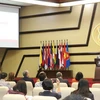 Tiến sỹ AKP Mochtan, Phó Tổng thư ký ASEAN phát biểu tại hội thảo. (Ảnh: Đỗ Quyên/Vietnam+)
