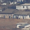 Cuộc sống của người dân Triều Tiên tại một làng gần biên giới với Hàn Quốc. (Nguồn: YONHAP/TTXVN)