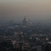 Khói bụi bao phủ thủ đô Paris ngày 6/12. (Nguồn: AP/TTXVN)