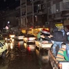 Người dân Syria đổ ra đường sau khi nhiều khu vực ở Aleppo được giải phóng ngày 12/12. (Nguồn: EPA/TTXVN)