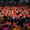 Biểu tình yêu cầu Tổng thống từ chức tại trung tâm Seoul ngày 19/11. (Nguồn: AFP/TTXVN)
