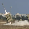 Hệ thống lá chắn tên lửa Vòm Sắt của Israel được triển khai gần Ashdod, miền nam Israel, giáp giới với Dải Gaza ngày 9/7. (Nguồn: THX/TTXVN)