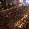 Biểu tình yêu cầu Tổng thống từ chức tại trung tâm Seoul. (Nguồn: EPA/ TTXVN)