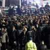 Cảnh sát Đức dàn hàng để kiểm soát những người nhập cư ở Cologne, Đức ngày 31/12. (Nguồn: EPA/TTXVN)