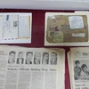 Các hiện vật của gia đình một cựu binh Mỹ hiến tặng di tích Nhà tù Hỏa Lò. (Ảnh minh họa: Đinh Thị Thuận/TTXVN)