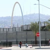 Bức tường biên giới Mỹ-Mexico tại San Ysidro, California, Mỹ ngày 25/1. (Nguồn: AFP/TTXVN)