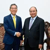 Thủ tướng Nguyễn Xuân Phúc tiếp ông Yoon Jong-kyoo, Chủ tịch Tập đoàn Tài chính KB Kookmin (Hàn Quốc). (Ảnh: Thống Nhất/TTXVN)