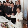 Tổng thống Hàn Quốc Park Geun-hye trong cuộc gặp báo giới ở Seoul ngày 1/1. (Nguồn: YONHAP/TTXVN)