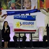 Tổng thống Philippines Rodrigo Duterte (trái) tại lễ đảm nhận cương vị Chủ tịch luân phiên ASEAN 2017 ở Davao. (Nguồn: EPA/TTXVN)