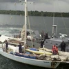 Chiếc du thuyền bị tấn công được tìm thấy tại vùng biển Sulu, miền nam Philippines ngày 7/11. (Nguồn: AP/TTXVN)