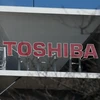Biểu tượng Toshiba tại trụ sở ở Tokyo ngày 16/2. (Nguồn: AFP/TTXVN)