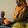 Chăm sóc trẻ em Somalia bị suy dinh dưỡng tại bệnh viện địa phương ở thị trấn Baidoa, thủ phủ vùng Bay, miền tây nam Somalia ngày 15/3. (Nguồn: AFP/TTXVN)