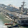 Tàu sân bay Carl Vinson của Hải quân Mỹ tới cảng Busan, Hàn Quốc để tham gia cuộc tập trận chung ngày 15/3. (Nguồn: Kyodo/TTXVN)