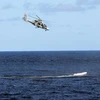 Trực thăng của Hải quân Pháp truy đuổi con tàu của các đối tượng bị tình nghi là cướp biển ngoài khơi Somalia ngày 3/5/2009. Ảnh minh họa. (Nguồn: AFP/TTXVN)