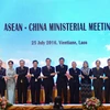 Thông qua Tuyên bố chung ASEAN-Trung Quốc về thực hiện đầy đủ và hiệu quả Tuyên bố về cách ứng xử của các bên trên Biển Đông (DOC) tại Hội nghị Bộ trưởng Ngoại giao ASEAN-Trung Quốc tháng 7/2016. (Nguồn: THX/ TTXVN)