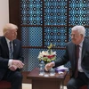 Tổng thống Mỹ Donald Trump (trái) và Người đồng cấp Palestine Mahmoud Abbas (phải) tại cuộc hội đàm ở Bethlehem ngày 23/5. (Nguồn: AFP/TTXVN)