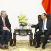 Thủ tướng Nguyễn Xuân Phúc tiếp ông Eric Schmidt, Chủ tịch điều hành Alphabet Inc. (Ảnh: Thống Nhất/TTXVN)