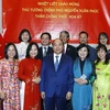 Thủ tướng Nguyễn Xuân Phúc gặp gỡ và nói chuyện với cán bộ, nhân viên Đại sứ quán Việt Nam tại Hoa Kỳ. (Ảnh: Thống Nhất/TTXVN)