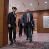 Thứ trưởng Ngoại giao Mỹ Thomas Shannon (giữa) tới cuộc họp ở Seoul ngày 14/6. (Nguồn: AFP/TTXVN)
