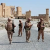 Các binh sỹ Nga tuần tra ở thành phố cổ Palmyra, Syria. (Nguồn: AFP/TTXVN)