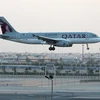 Máy bay của Qatar Airways hạ cánh xuống sân bay quốc tế Hamad ở Doha, Qatar. (Nguồn: AFP/TTXVN)