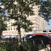 Cảnh sát phong tỏa bệnh viện Bronx Lebanon sau vụ nổ súng. (Nguồn: THX/TTXVN)