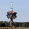 Tên lửa đạn đạo đất đối đất tầm trung Pukguksong-2 được phóng thử từ vùng Pukchang thuộc một tỉnh miền tây Triều Tiên (ảnh do Hãng thông tấn KCNA của Triều Tiên đăng phát ngày 22/5). (Nguồn: AFP/TTXVN)