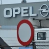 Bên ngoài nhà máy lắp ráp ôtô Opel ở Antwerp (Bỉ) ngày 21/1. (Nguồn: THX/TTXVN)