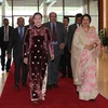 Chủ tịch Quốc hội Nguyễn Thị Kim Ngân đón Chủ tịch Quốc hội Bangladesh Shirin Shamin Chaudhury. (Ảnh: Trọng Đức/TTXVN)