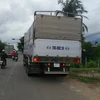 Chiếc xe tải gây tai nạn rồi bỏ trốn bị bắt lại. (Ảnh: Phạm Thanh Tân/Vietnam+)